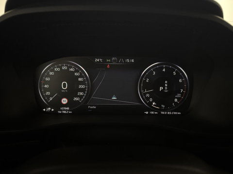 Volvo XC40 2.0 T4 R-Design Pano Camera Carplay Trekh. NAP