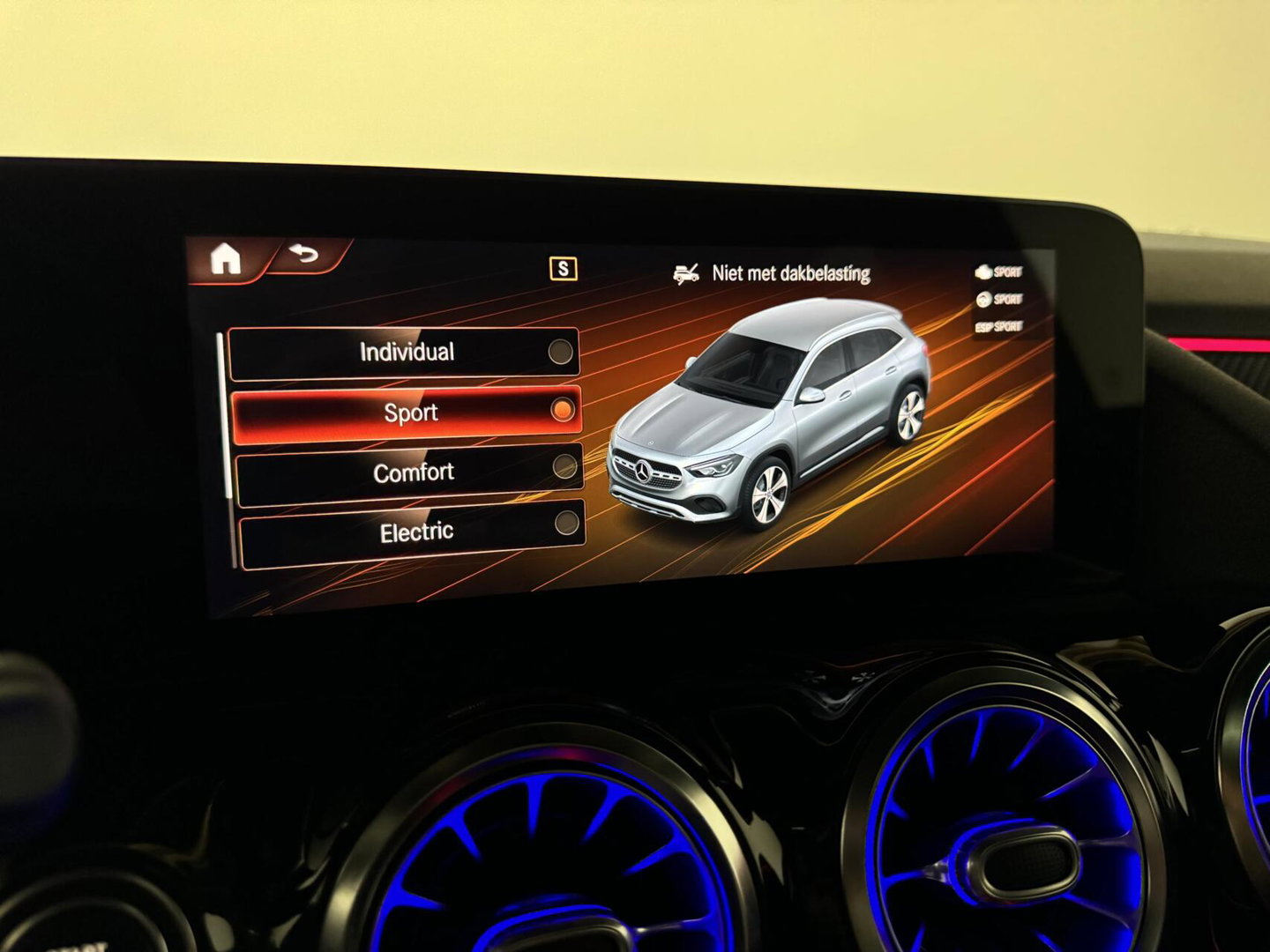 Mercedes-Benz GLA 250 e AMG Line Pano Memory Sfeer Camera