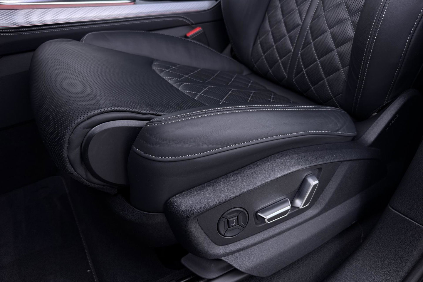 Audi Q7 60 TFSI e quattro Pro Line S Competition | FACELIFT | Schuifdak | B&O | 4-wiel Besturing | Trekhaak | 22 Inch | Laser LED