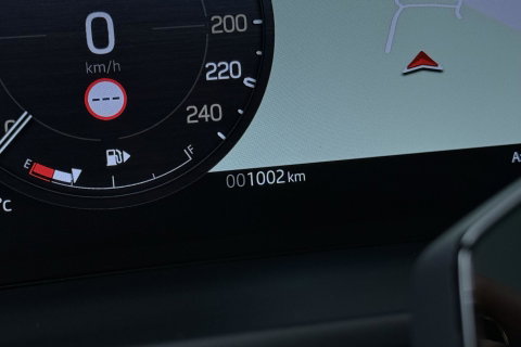 Land Rover Defender 110 P300e X-Dynamic SE | Luchtvering | ClearSight | Black Pack | Panoramadak | Trekhaak | 360° Camera | Koelbox | ACC