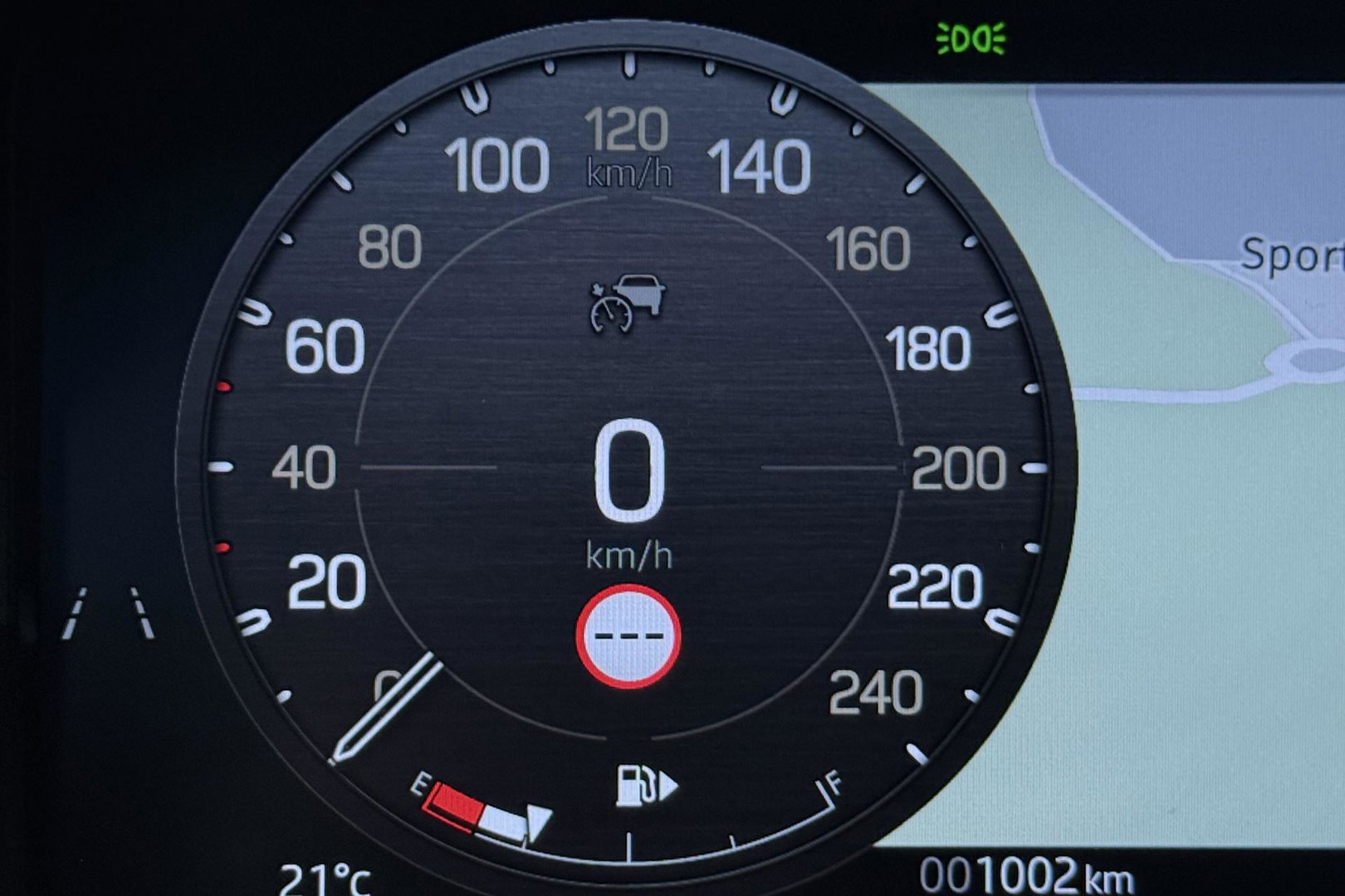 Land Rover Defender 110 P300e X-Dynamic SE | Luchtvering | ClearSight | Black Pack | Panoramadak | Trekhaak | 360° Camera | Koelbox | ACC