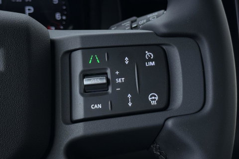 Land Rover Defender 110 P300e X-Dynamic SE | Luchtvering | ClearSight | Black Pack | Panoramadak | Trekhaak | 360° Camera | Koelbox | ACC