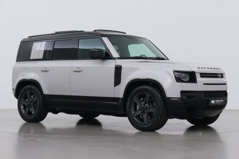 Land Rover Defender 110 P300e X-Dynamic SE | Luchtvering | ClearSight | Black Pack | Panoramadak | Trekhaak | 360° Camera | Koelbox | ACC