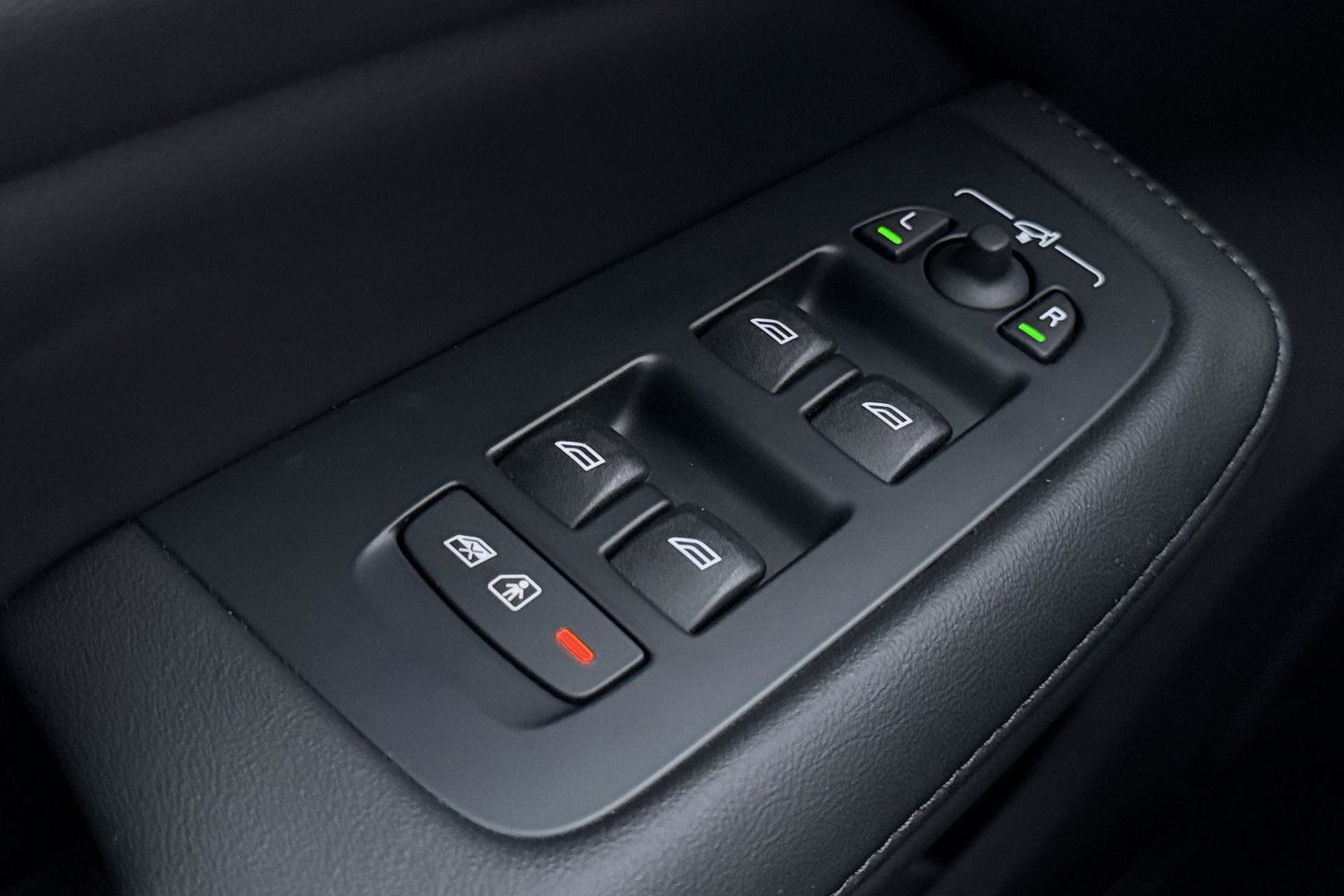 Volvo V60 T6 Plus Bright | Harman/Kardon | Trekhaak | 360° Camera | BLIS | Stoel+Stuurverwarming | Memory | Keyless | ACC