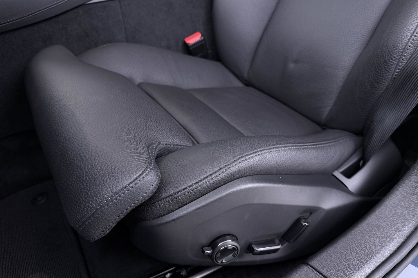 Volvo V60 T6 Plus Bright | Harman/Kardon | Trekhaak | 360° Camera | BLIS | Stoel+Stuurverwarming | Memory | Keyless | ACC