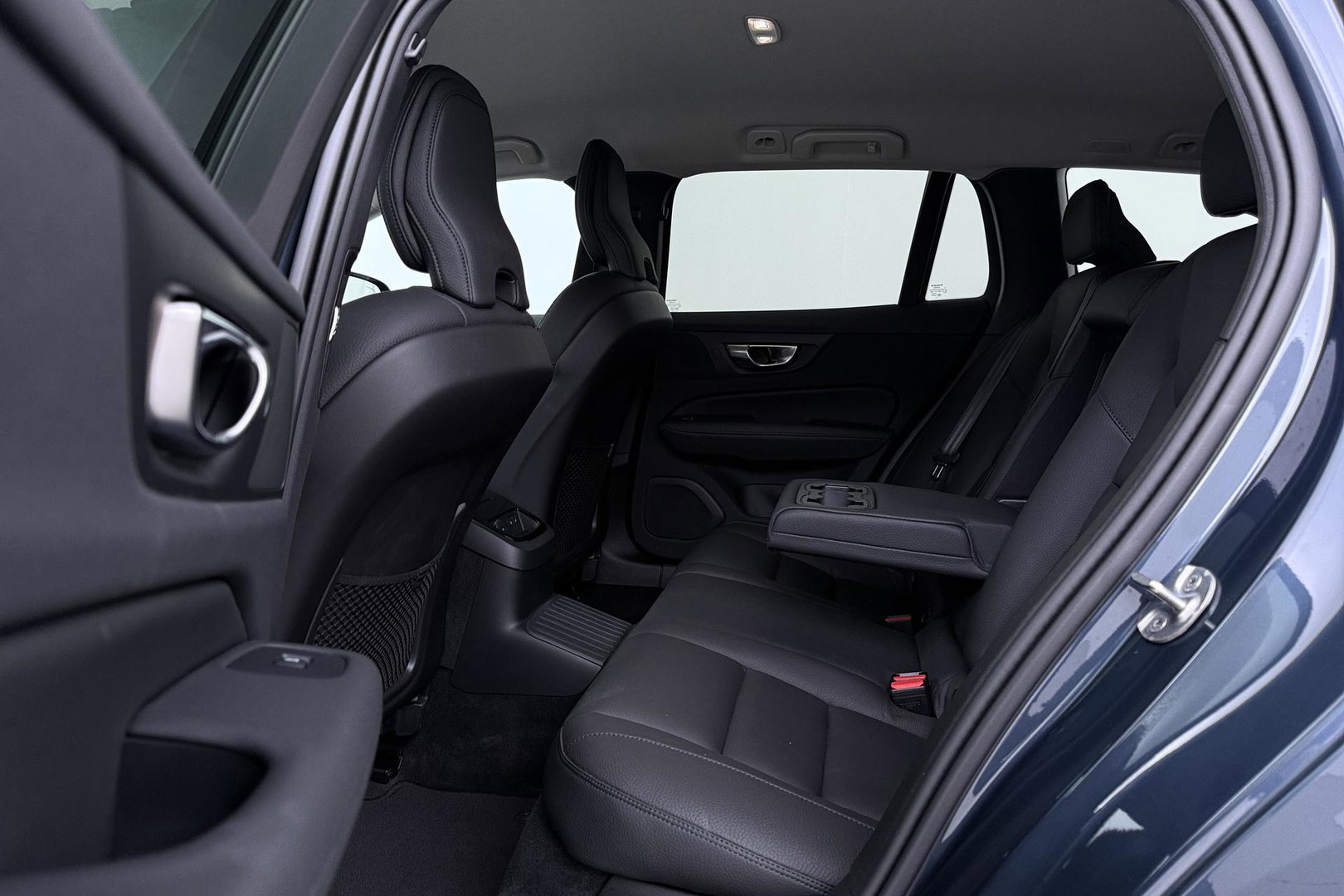 Volvo V60 T6 Plus Bright | Harman/Kardon | Trekhaak | 360° Camera | BLIS | Stoel+Stuurverwarming | Memory | Keyless | ACC