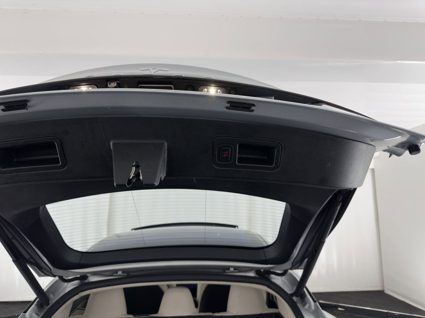Tesla Model S 100D Aut. *PANO | LEATHER | AIRSUSPENION | FULL-LED | NAVI-FULLMAP | KEYLESS | HEATED-SPORTSEATS | DIGI-COCKPIT | CAMERA | 19"ALU*