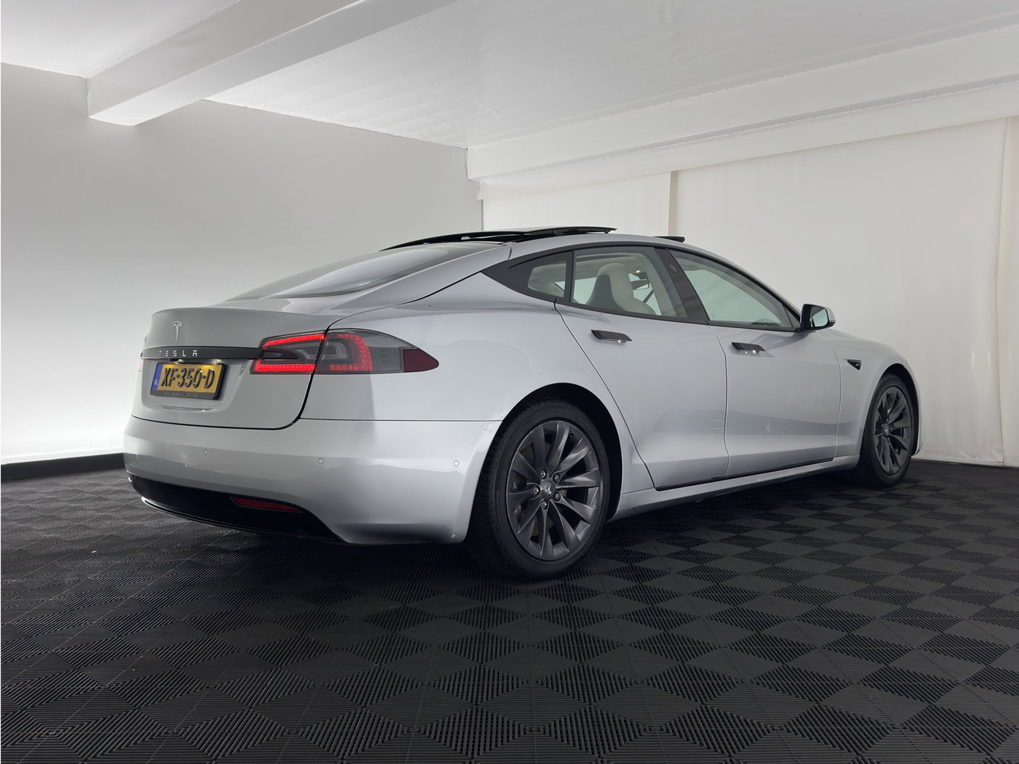 Tesla Model S 100D Aut. *PANO | LEATHER | AIRSUSPENION | FULL-LED | NAVI-FULLMAP | KEYLESS | HEATED-SPORTSEATS | DIGI-COCKPIT | CAMERA | 19"ALU*