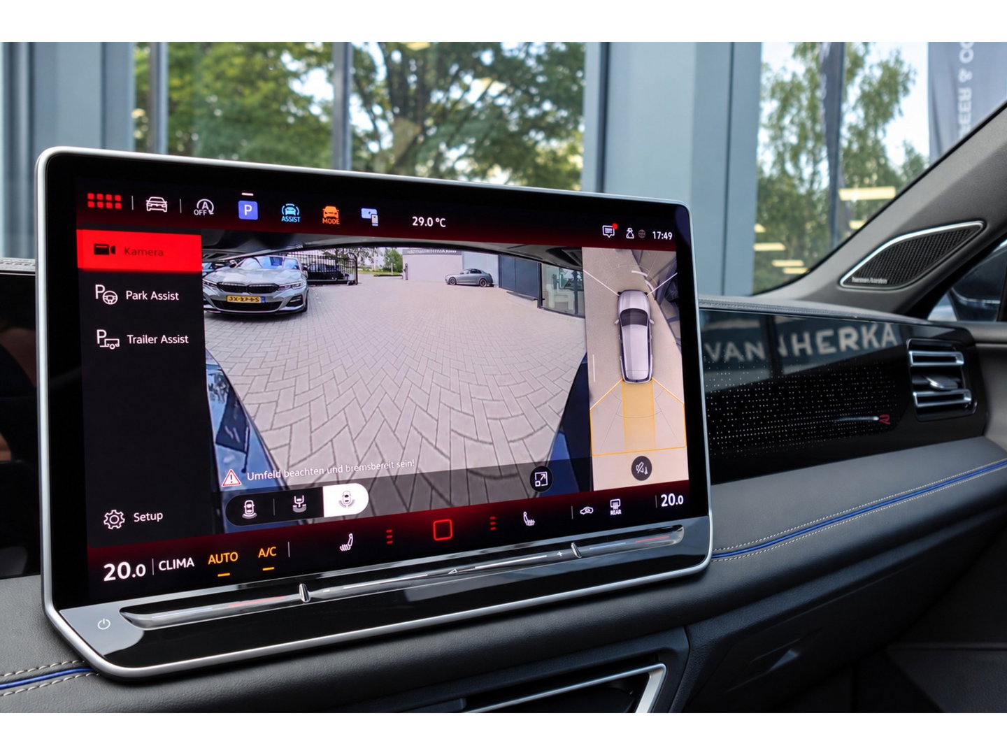 Volkswagen Tiguan 1.5 eTSI R-Line Business PANO KEYLESS H&K
