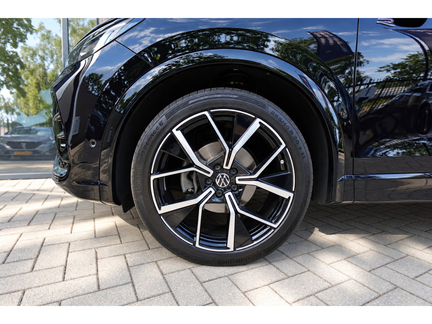 Volkswagen Tiguan 1.5 eTSI R-Line Business PANO KEYLESS H&K