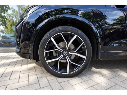 Volkswagen Tiguan 1.5 eTSI R-Line Business PANO KEYLESS H&K