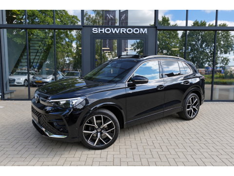 Volkswagen Tiguan 1.5 eTSI R-Line Business PANO KEYLESS H&K