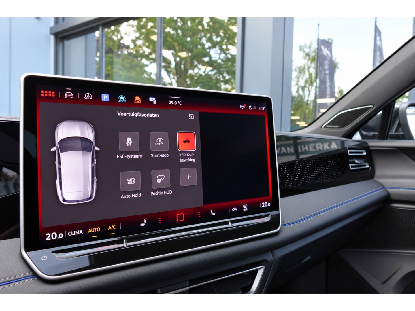 Volkswagen Tiguan 1.5 eTSI R-Line Business PANO KEYLESS H&K