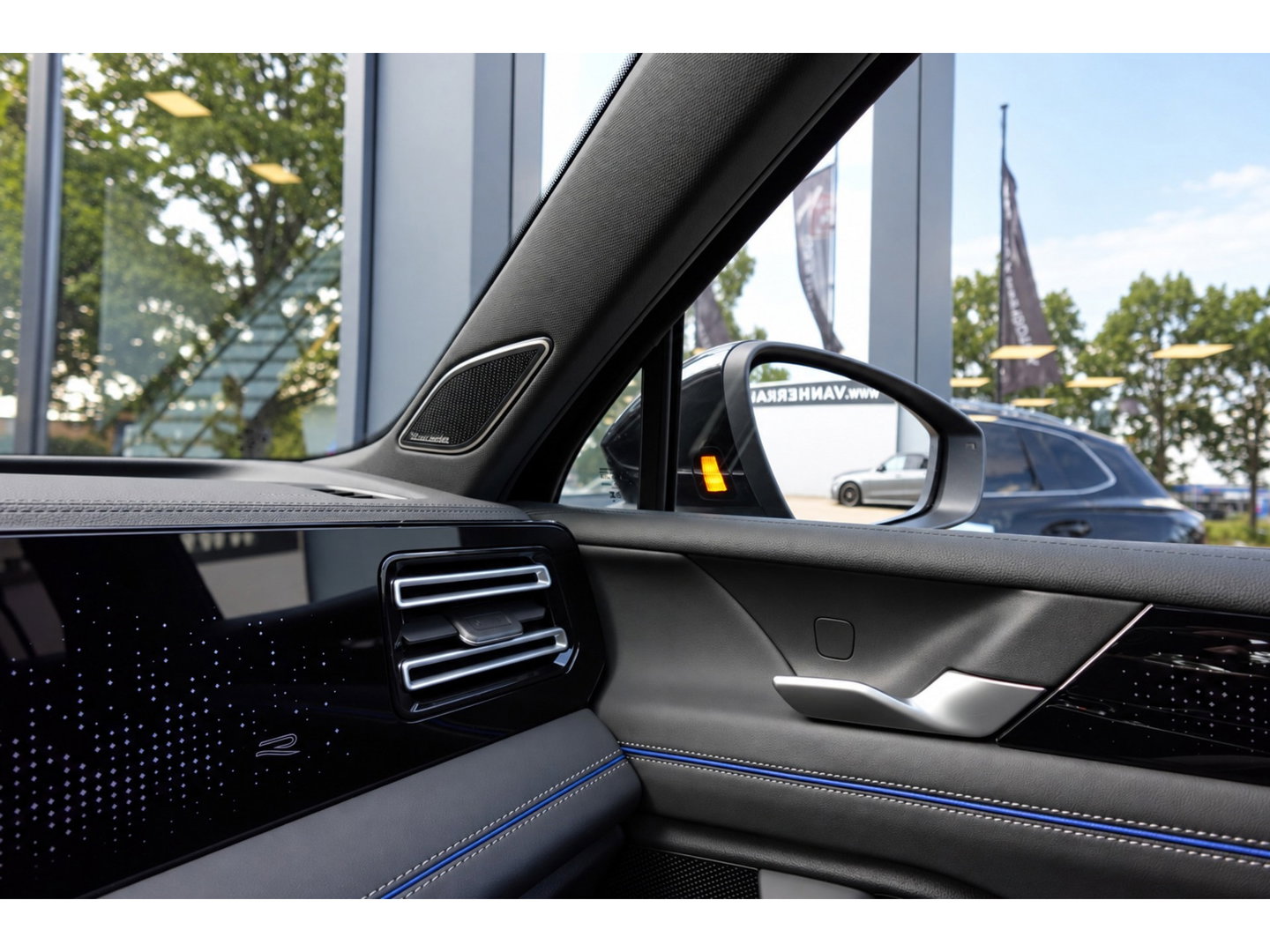 Volkswagen Tiguan 1.5 eTSI R-Line Business PANO KEYLESS H&K
