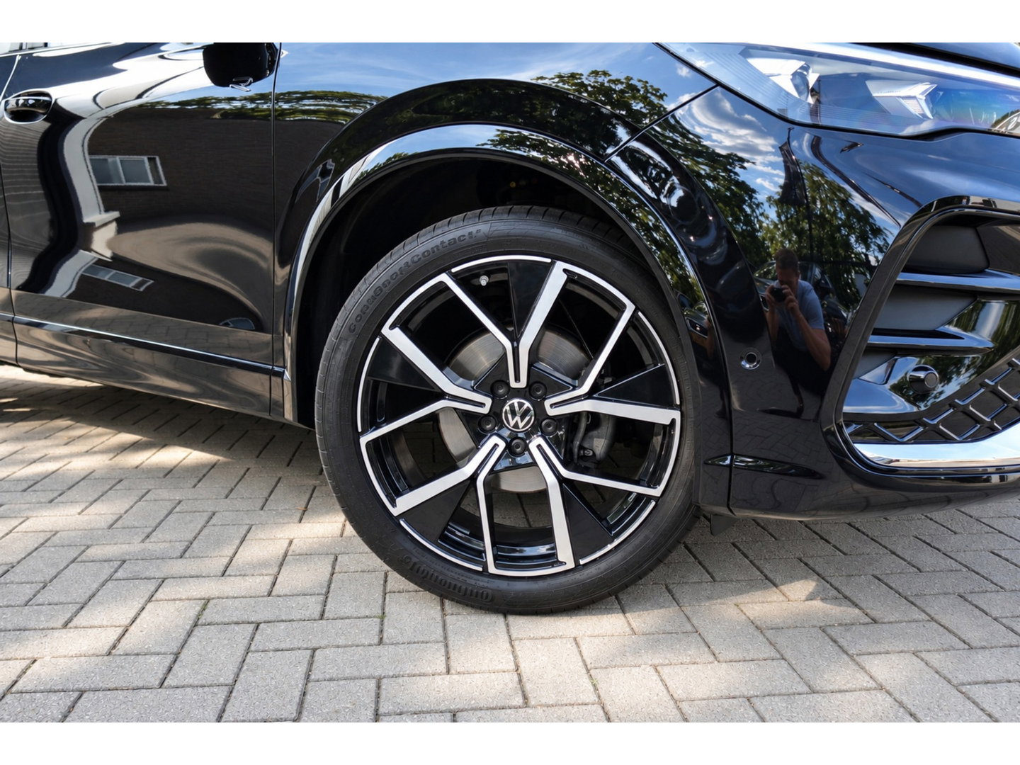 Volkswagen Tiguan 1.5 eTSI R-Line Business PANO KEYLESS H&K