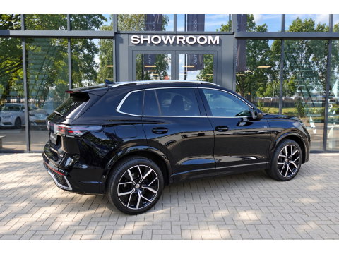 Volkswagen Tiguan 1.5 eTSI R-Line Business PANO KEYLESS H&K