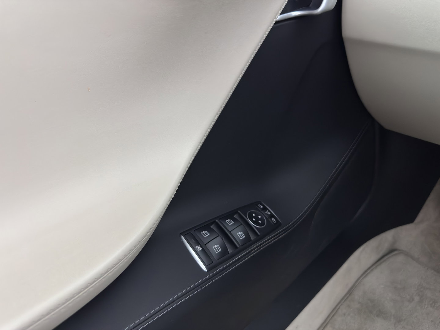Tesla Model S 100D Aut. *PANO | LEATHER | AIRSUSPENION | FULL-LED | NAVI-FULLMAP | KEYLESS | HEATED-SPORTSEATS | DIGI-COCKPIT | CAMERA | 19"ALU*