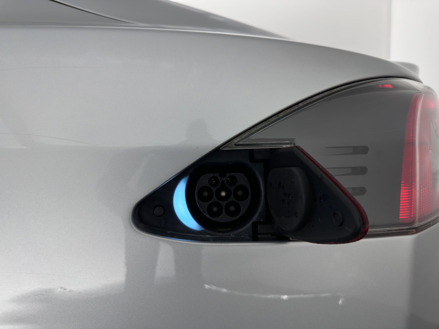 Tesla Model S 100D Aut. *PANO | LEATHER | AIRSUSPENION | FULL-LED | NAVI-FULLMAP | KEYLESS | HEATED-SPORTSEATS | DIGI-COCKPIT | CAMERA | 19"ALU*