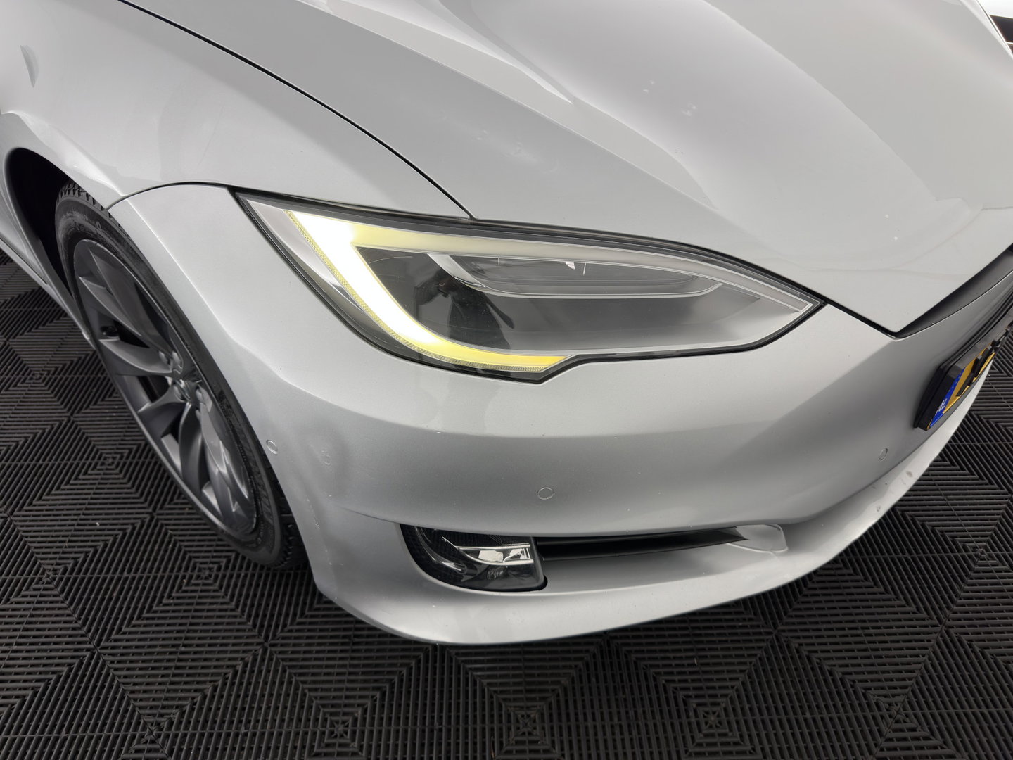Tesla Model S 100D Aut. *PANO | LEATHER | AIRSUSPENION | FULL-LED | NAVI-FULLMAP | KEYLESS | HEATED-SPORTSEATS | DIGI-COCKPIT | CAMERA | 19"ALU*