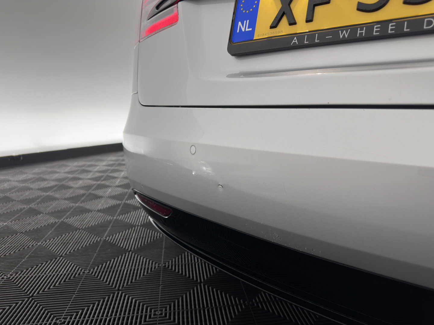 Tesla Model S 100D Aut. *PANO | LEATHER | AIRSUSPENION | FULL-LED | NAVI-FULLMAP | KEYLESS | HEATED-SPORTSEATS | DIGI-COCKPIT | CAMERA | 19"ALU*
