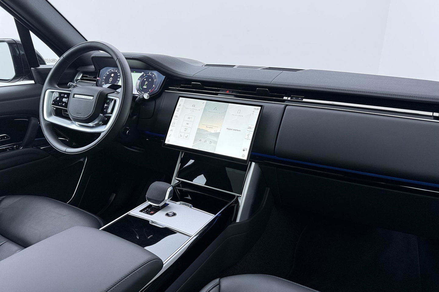 Land Rover Range Rover P550e HSE | 23 Inch SV-Bespoke | Panoramadak | Meridian 3D | Shadow Exterior Pack | Massage | 360° Camera