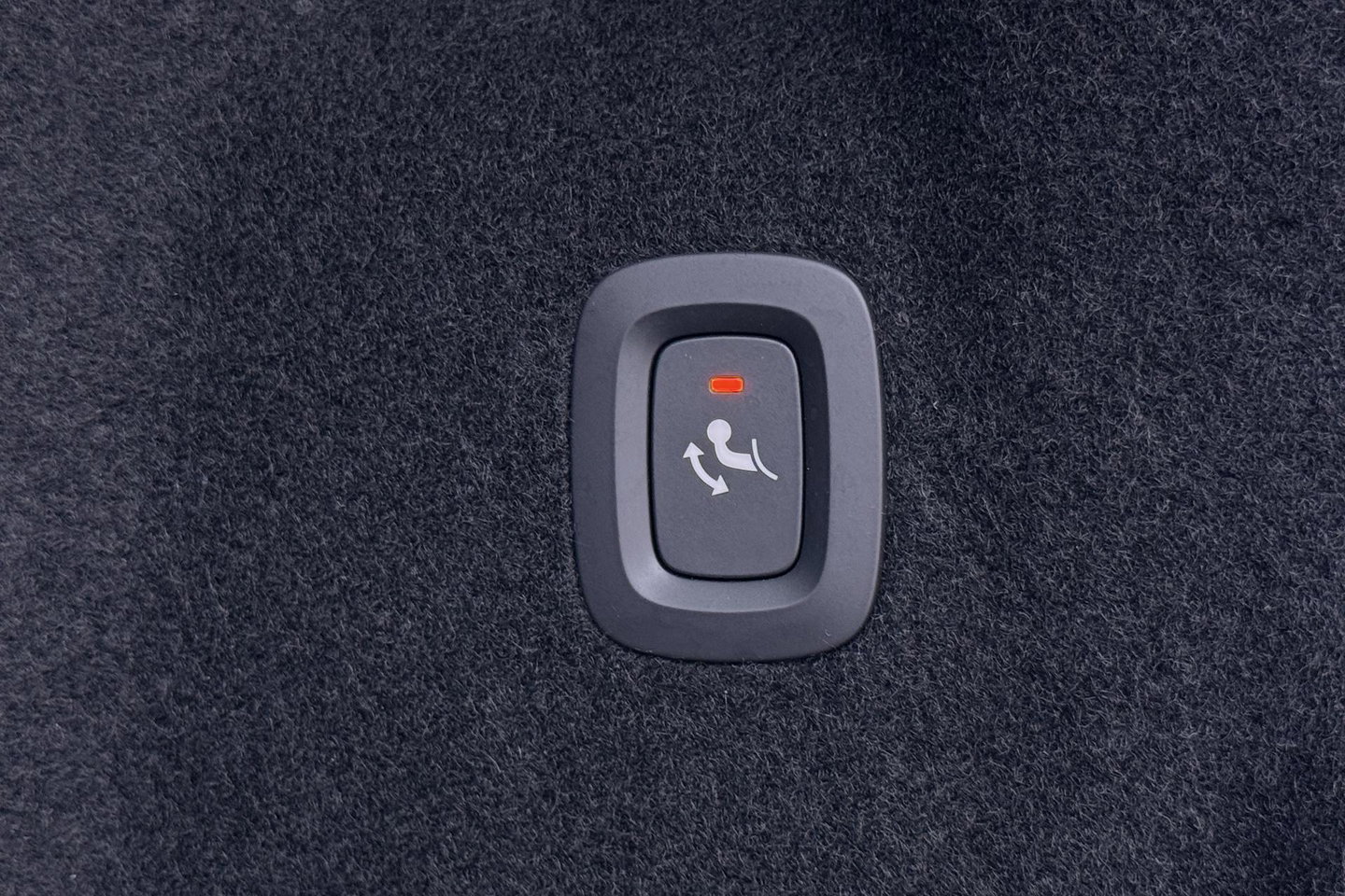 Volvo XC60 T8 Ultra Dark | Harman/Kardon | Trekhaak | Panoramadak | 360° Camera | Head-Up | Stoel+Stuurverwarming | ACC