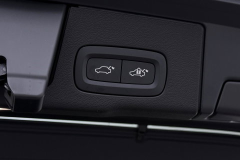 Volvo XC60 T8 Ultra Dark | Harman/Kardon | Trekhaak | Panoramadak | 360° Camera | Head-Up | Stoel+Stuurverwarming | ACC