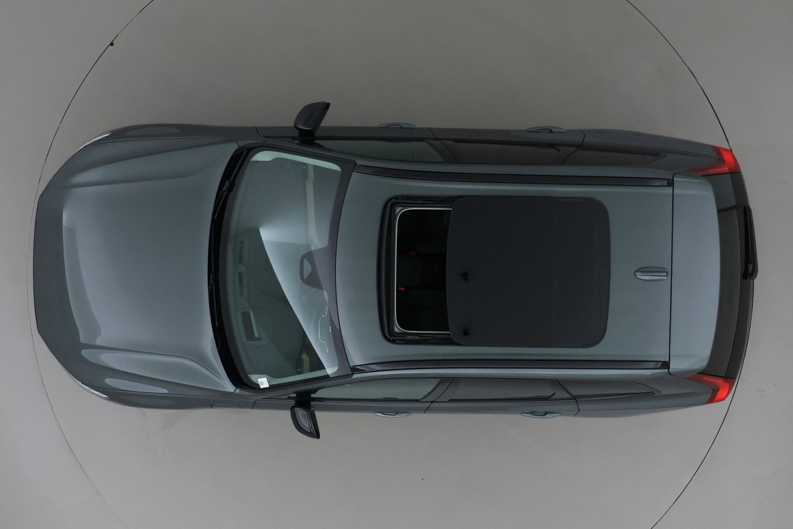 Volvo XC60 T8 Ultra Dark | Harman/Kardon | Trekhaak | Panoramadak | 360° Camera | Head-Up | Stoel+Stuurverwarming | ACC