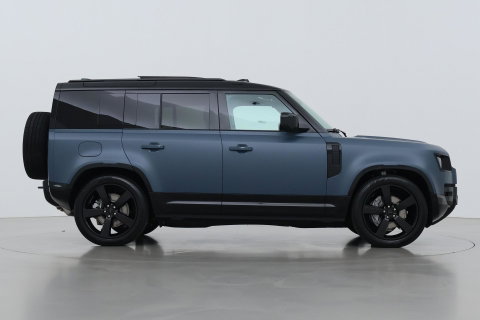 Land Rover Defender 2.0 P300e 110 X-Dynamic HSE | SATIN | Luchtvering | Panoramadak | Trekhaak | 360° Camera | Meridian Surround | Stoelventilatie | 22 Inch