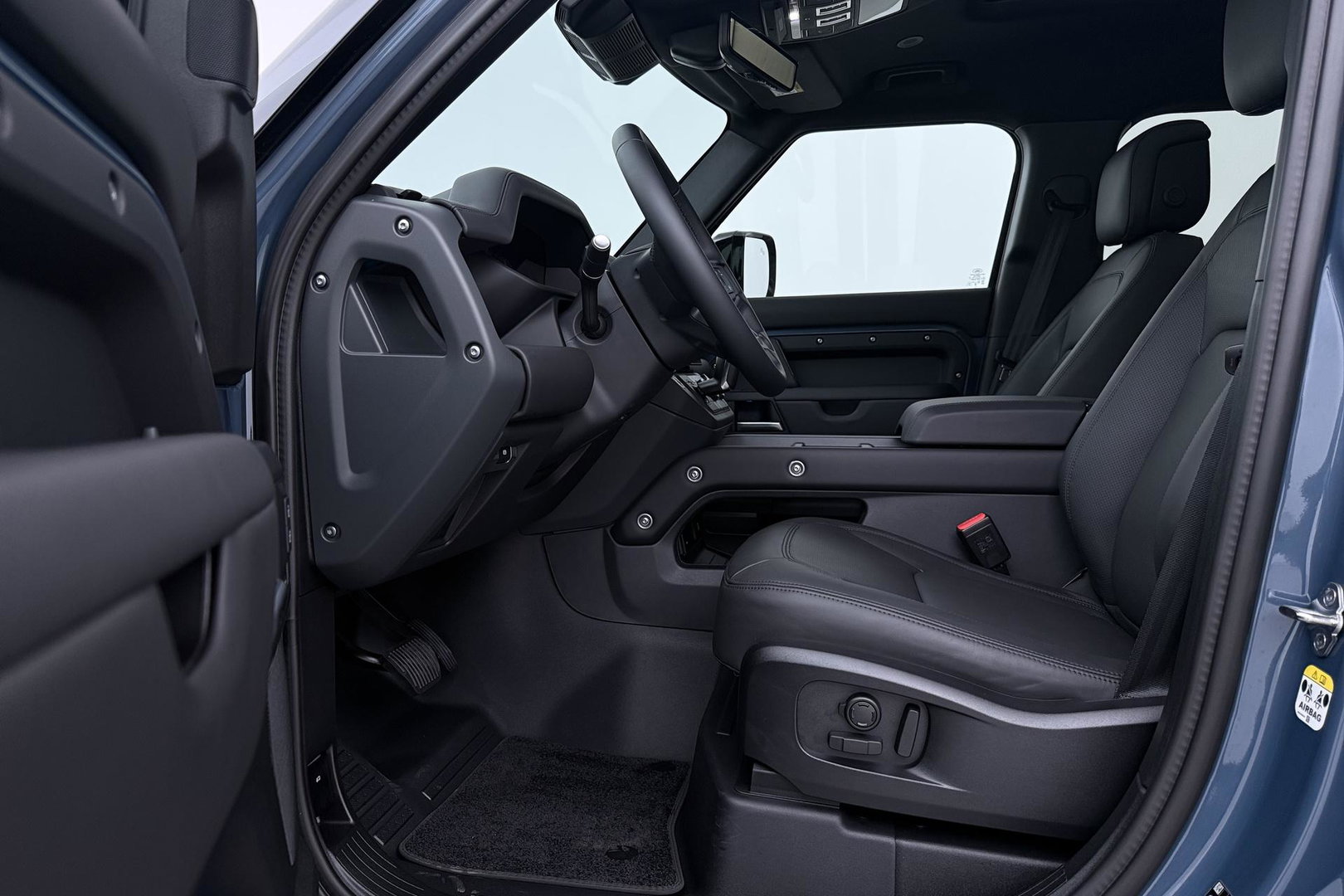 Land Rover Defender 2.0 P300e 110 X-Dynamic HSE | SATIN | Luchtvering | Panoramadak | Trekhaak | 360° Camera | Meridian Surround | Stoelventilatie | 22 Inch