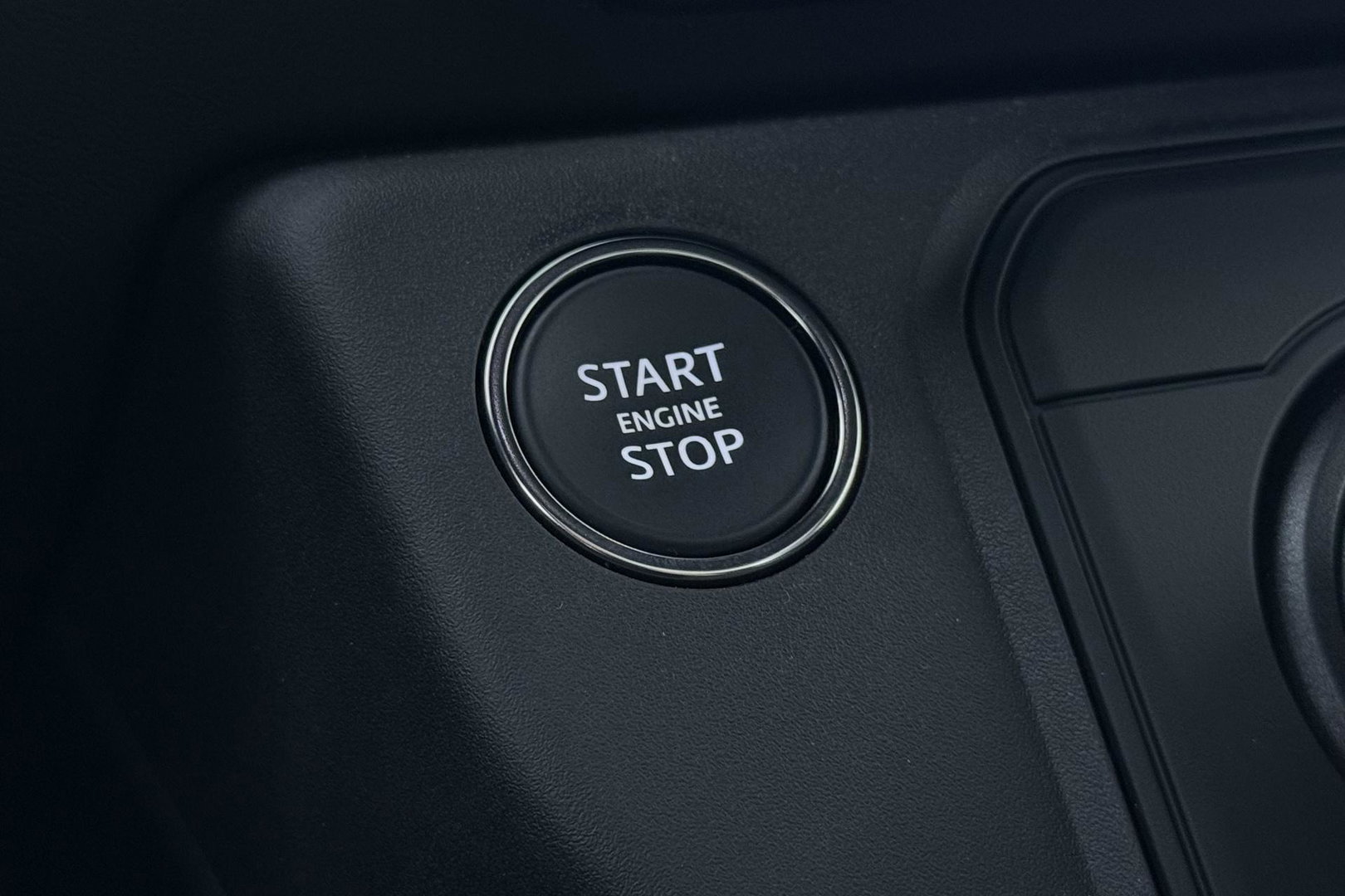 Land Rover Defender 2.0 P300e 110 X-Dynamic HSE | SATIN | Luchtvering | Panoramadak | Trekhaak | 360° Camera | Meridian Surround | Stoelventilatie | 22 Inch