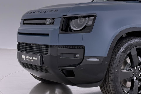 Land Rover Defender 2.0 P300e 110 X-Dynamic HSE | SATIN | Luchtvering | Panoramadak | Trekhaak | 360° Camera | Meridian Surround | Stoelventilatie | 22 Inch