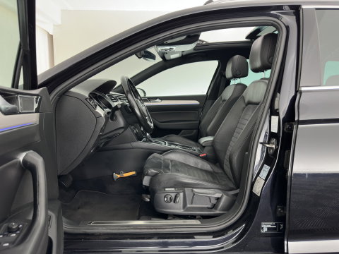 Volkswagen Passat Variant 1.4 TSI GTE Highline (Plug-In) {SoH-81%} Aut. *PANO | LEATHER-ALCANTARA | ERGONOMIC-SPORTSEATS | ADAPTIVE-CRUISE | FULL-LED | KEYLESS | CARPLAY | NAVI-FULLMAP | AMBIENTLIGHT | PRIVACY-GLASS | SHIFTPADDLES | TOWBAR | 18''ALU*