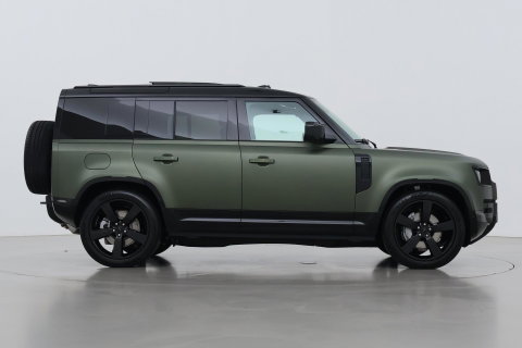 Land Rover Defender 110 P300e X-Dynamic HSE | SATIN | Luchtvering | Panoramadak | Trekhaak | 360° Camera | Meridian Surround | Stoelventilatie | 22 Inch