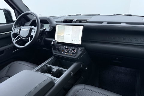 Land Rover Defender 110 P300e X-Dynamic HSE | SATIN | Luchtvering | Panoramadak | Trekhaak | 360° Camera | Meridian Surround | Stoelventilatie | 22 Inch