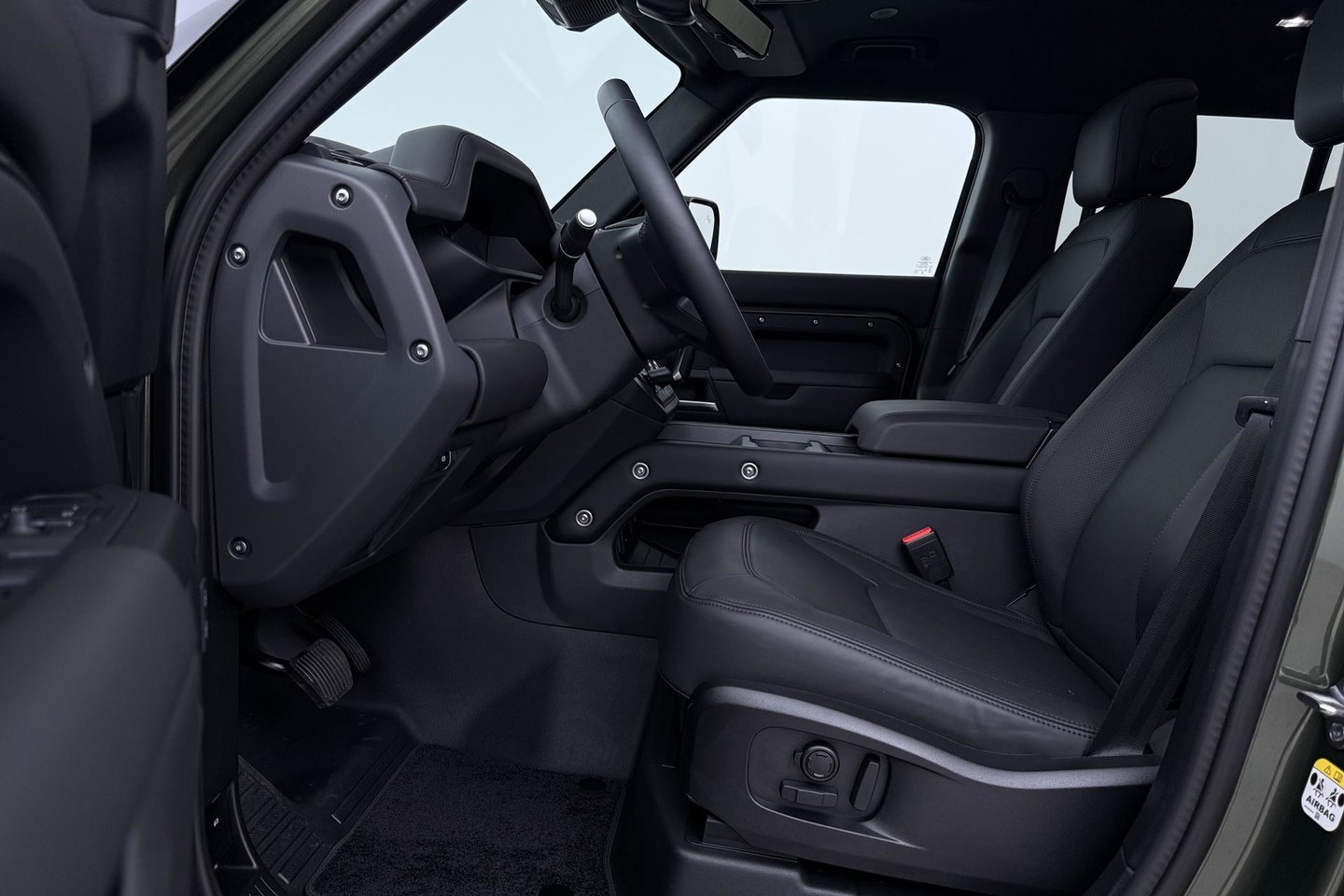 Land Rover Defender 110 P300e X-Dynamic HSE | SATIN | Luchtvering | Panoramadak | Trekhaak | 360° Camera | Meridian Surround | Stoelventilatie | 22 Inch