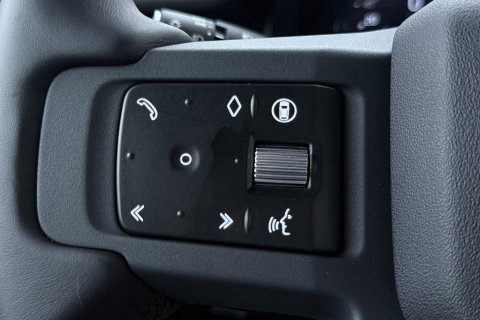 Land Rover Defender 110 P300e X-Dynamic HSE | SATIN | Luchtvering | Panoramadak | Trekhaak | 360° Camera | Meridian Surround | Stoelventilatie | 22 Inch