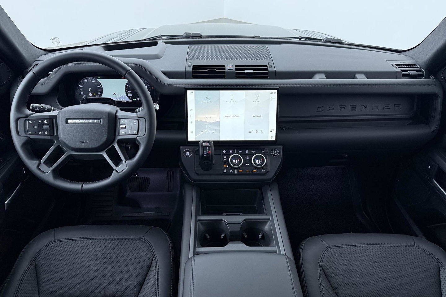 Land Rover Defender 110 P300e X-Dynamic HSE | SATIN | Luchtvering | Panoramadak | Trekhaak | 360° Camera | Meridian Surround | Stoelventilatie | 22 Inch