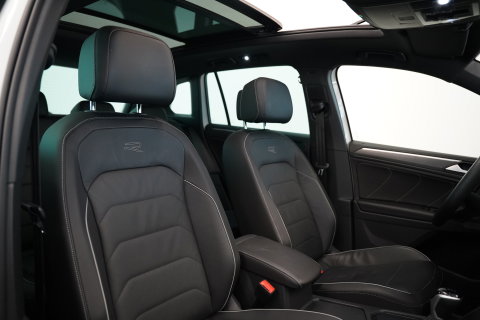 Volkswagen Tiguan 1.4 TSI eHybrid R-Line Business Panoramadak Leder ACC PDC Memory Stoelen 24 Maanden garantie* (Vraag naar de voorwaarden)