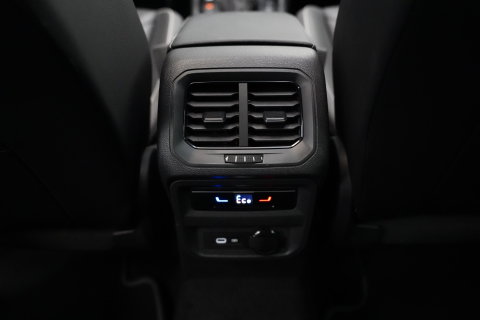 Volkswagen Tiguan 1.4 TSI eHybrid R-Line Business Panoramadak Leder ACC PDC Memory Stoelen 24 Maanden garantie* (Vraag naar de voorwaarden)