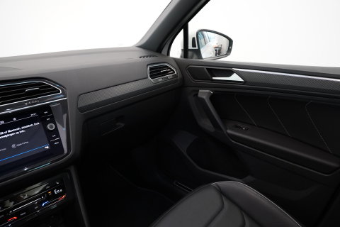 Volkswagen Tiguan 1.4 TSI eHybrid R-Line Business Panoramadak Leder ACC PDC Memory Stoelen 24 Maanden garantie* (Vraag naar de voorwaarden)