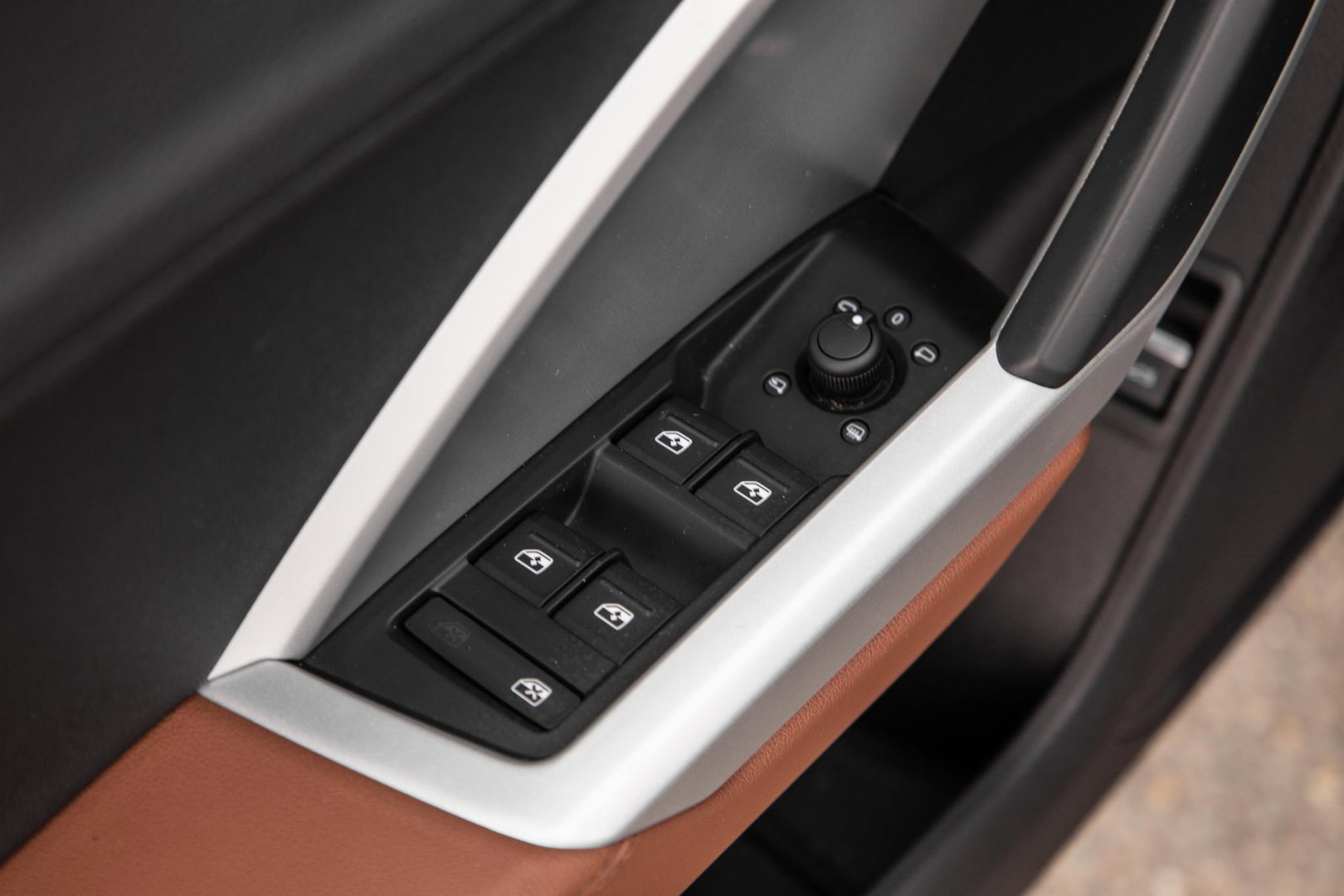 Audi Q3 45 TFSI e edition VIRTUAL COCKPIT / CRUISE CONTROLE / AIRCO / BRUIN LEER / PHEV