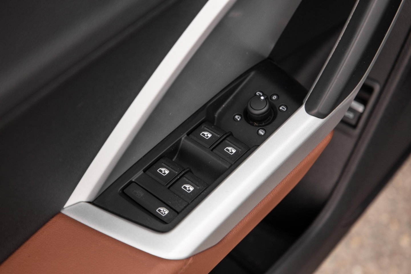 Audi Q3 45 TFSI e edition VIRTUAL COCKPIT / CRUISE CONTROLE / AIRCO / BRUIN LEER / PHEV