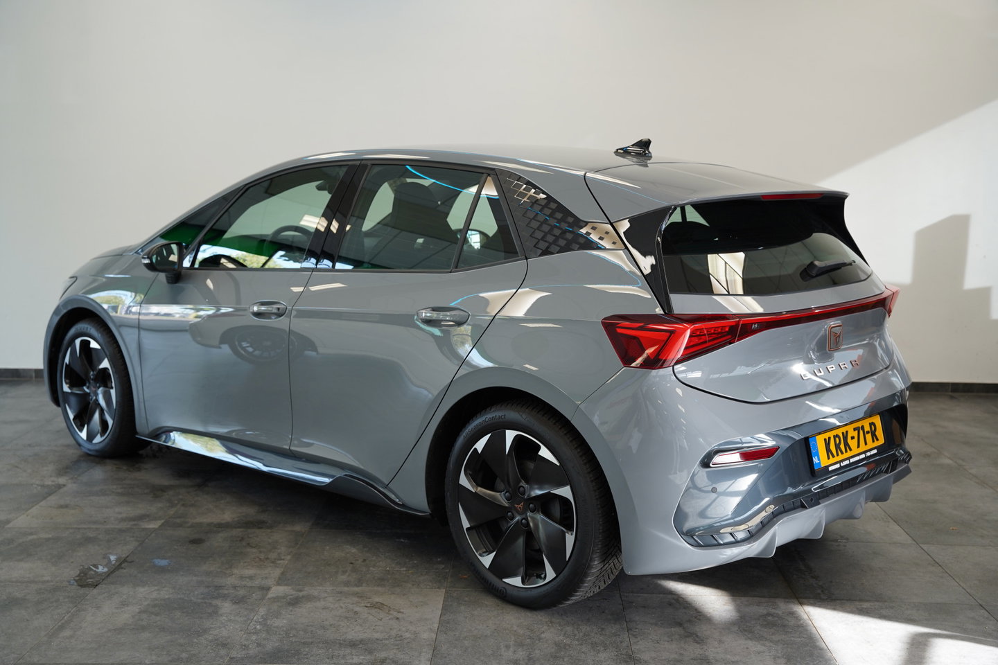 CUPRA Born Impulse 62 kWh Virtual Cockpit Apple/Android Auto PDC 24 Maanden garantie* (Vraag naar de voorwaarden)