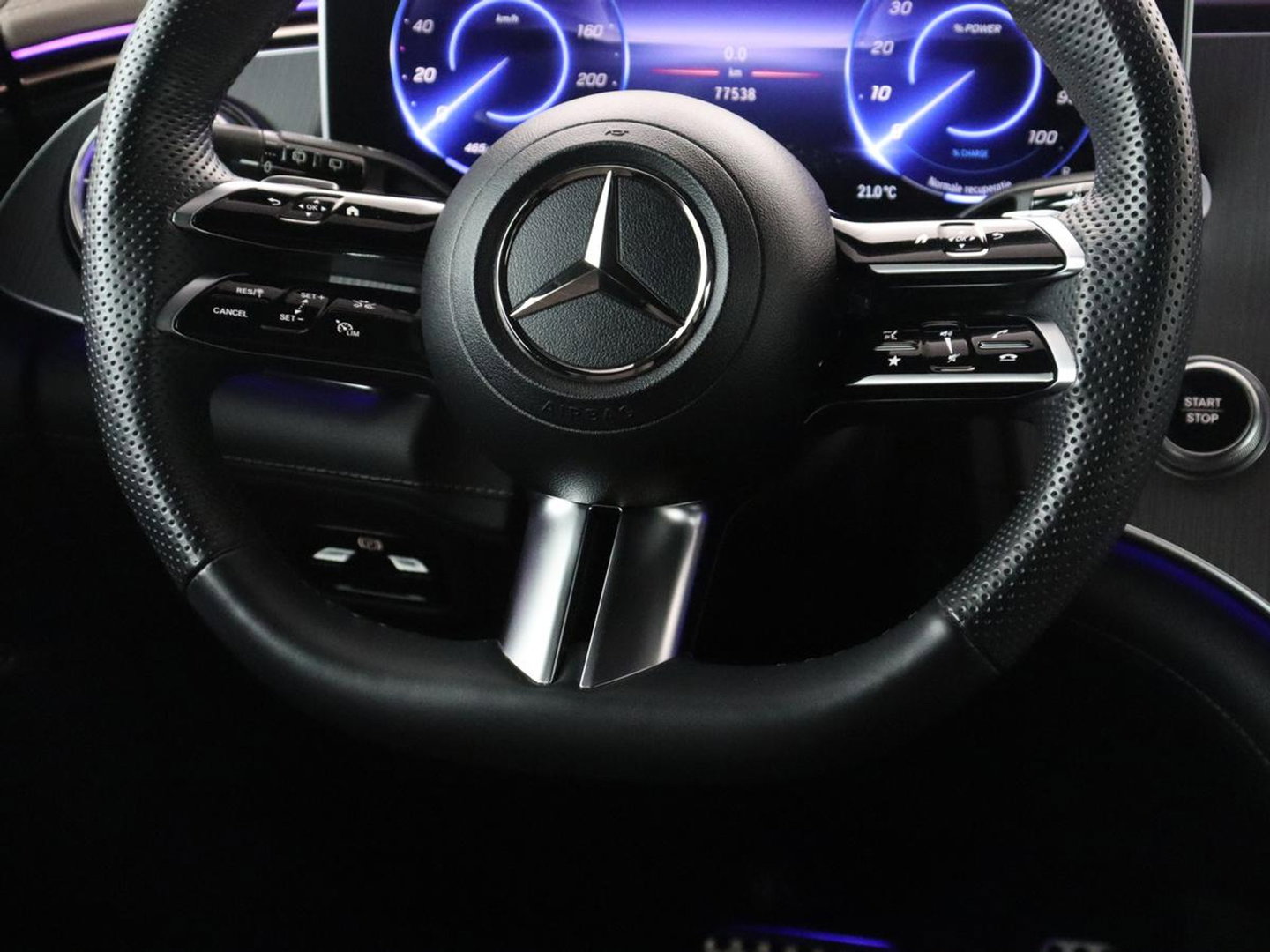 Mercedes-Benz EQE SUV 350 4Matic AMG Line 91 kWh | 97.1% | Panoramadak | Trekhaak | Head up | 360 camera | Adaptive cruise | Stoelkoeling | Memory |