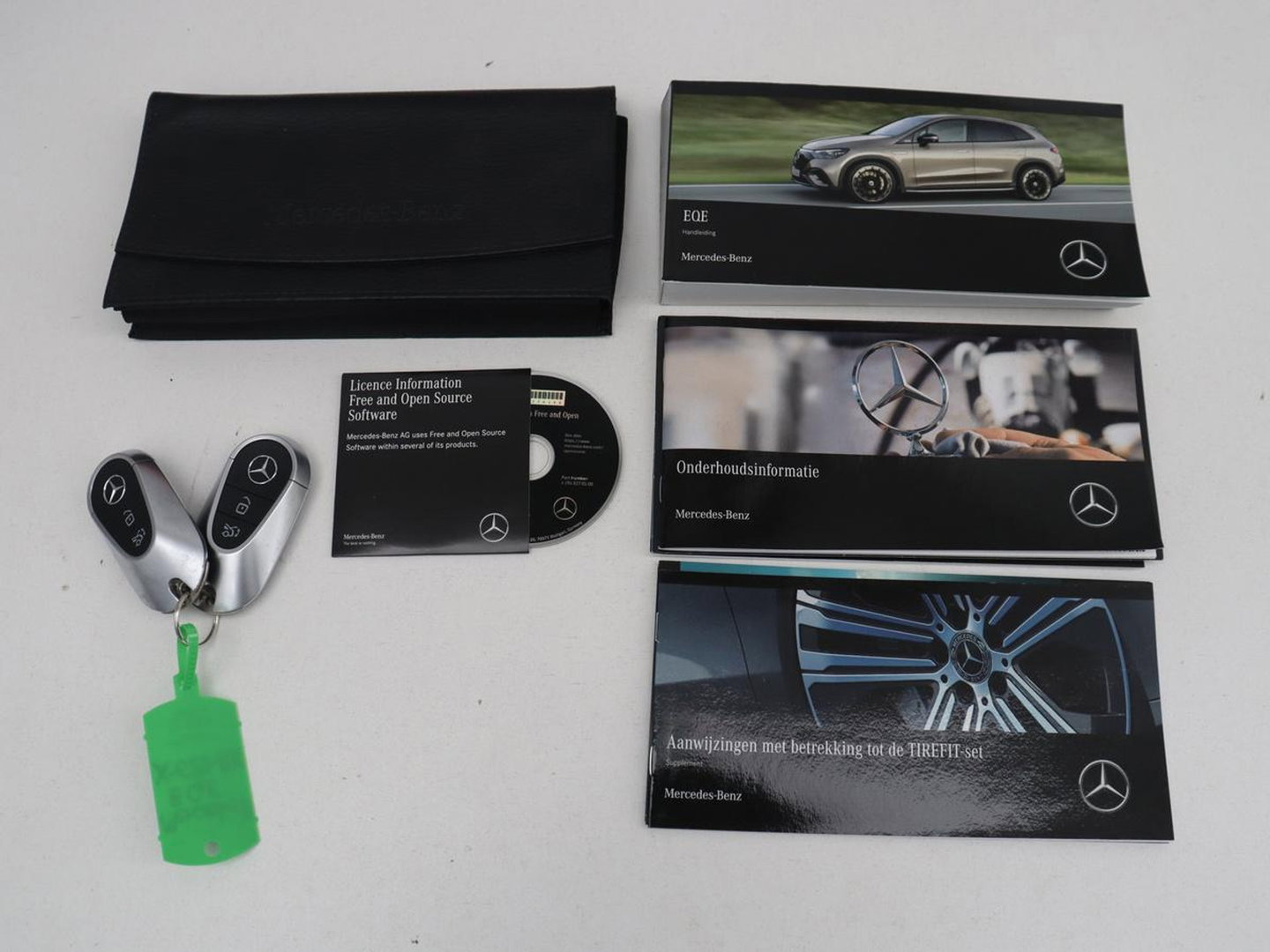 Mercedes-Benz EQE SUV 350 4Matic AMG Line 91 kWh | 97.1% | Panoramadak | Trekhaak | Head up | 360 camera | Adaptive cruise | Stoelkoeling | Memory |