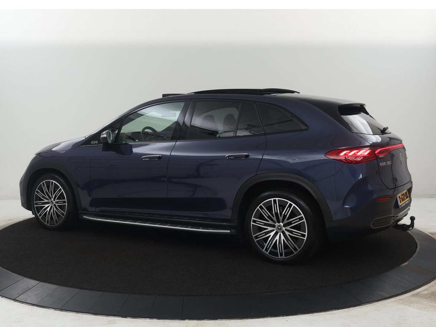 Mercedes-Benz EQE SUV 350 4Matic AMG Line 91 kWh | 97.1% | Panoramadak | Trekhaak | Head up | 360 camera | Adaptive cruise | Stoelkoeling | Memory |