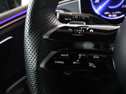 Mercedes-Benz EQE SUV 350 4Matic AMG Line 91 kWh | 97.1% | Panoramadak | Trekhaak | Head up | 360 camera | Adaptive cruise | Stoelkoeling | Memory |