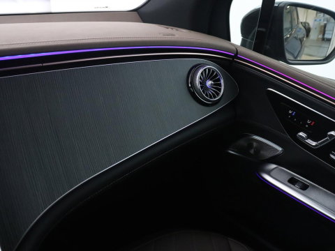 Mercedes-Benz EQE SUV 350 4Matic AMG Line 91 kWh | 97.1% | Panoramadak | Trekhaak | Head up | 360 camera | Adaptive cruise | Stoelkoeling | Memory |