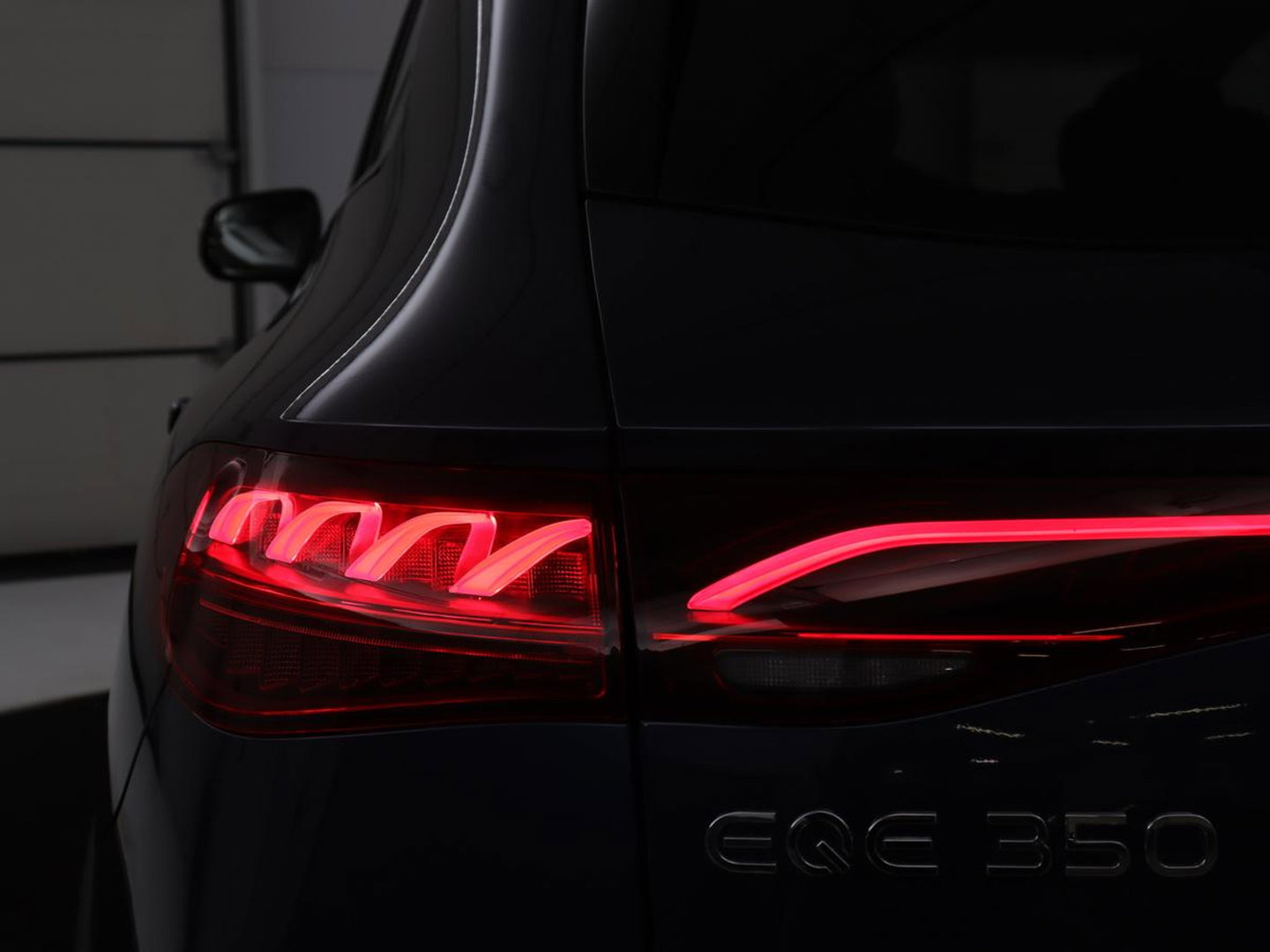 Mercedes-Benz EQE SUV 350 4Matic AMG Line 91 kWh | 97.1% | Panoramadak | Trekhaak | Head up | 360 camera | Adaptive cruise | Stoelkoeling | Memory |
